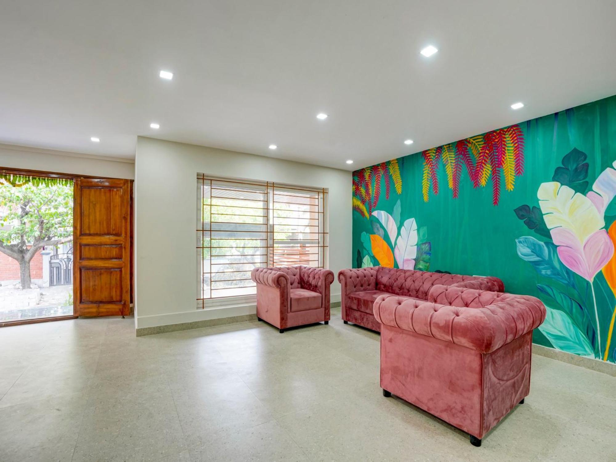 Spot On Helloworld Castle Prague Bangalore Exterior photo