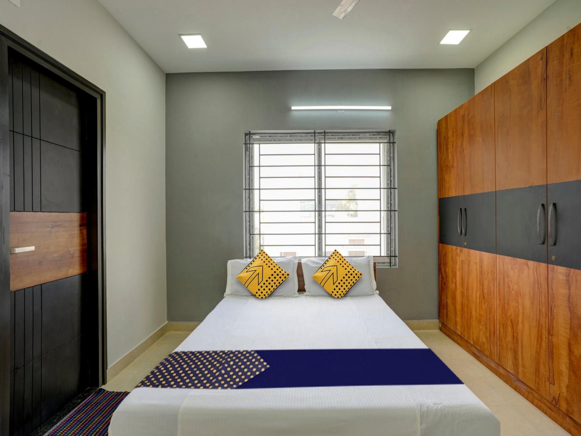 Spot On Helloworld Castle Prague Bangalore Exterior photo